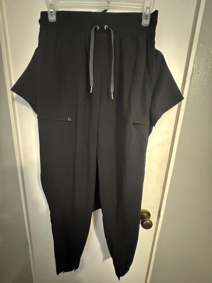 White Cross Size, Small Woman; Two Pairs Of Pants And One Top That Matches Both - Image 4 of 4