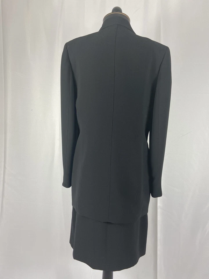 EMANUEL Size 6 Black Classic Skirt Suit - Image 3 of 4