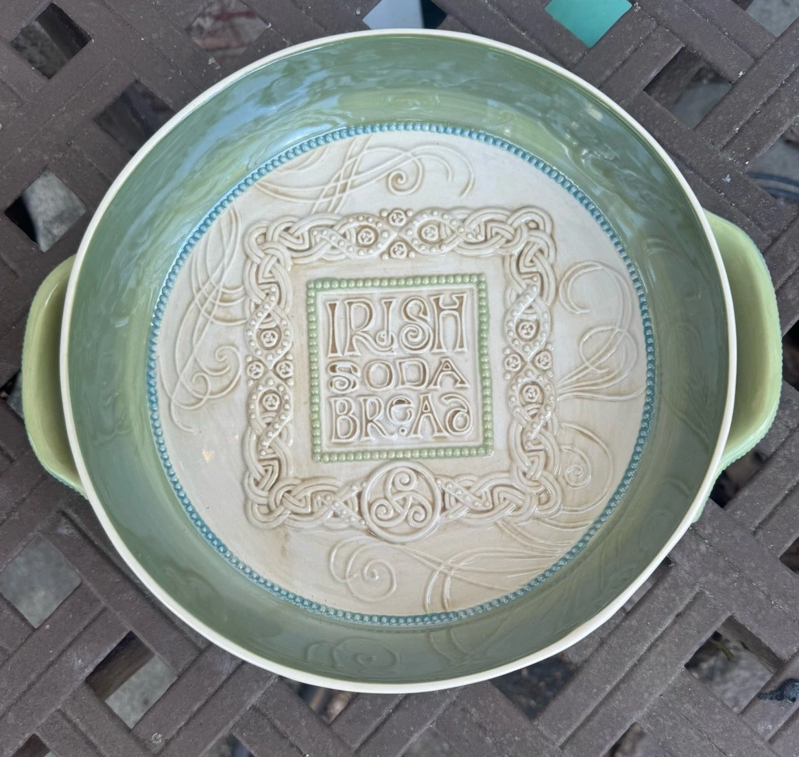 Grasslands Road 9” Irish Soda Bread Pan W/ Handles & Blue Accents Celtic NWT