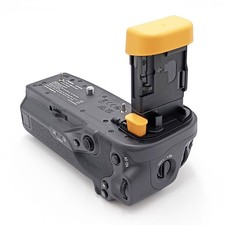 Used excellent condition Canon battery grip BG R20 (for EOS R5 R6 series) Serial