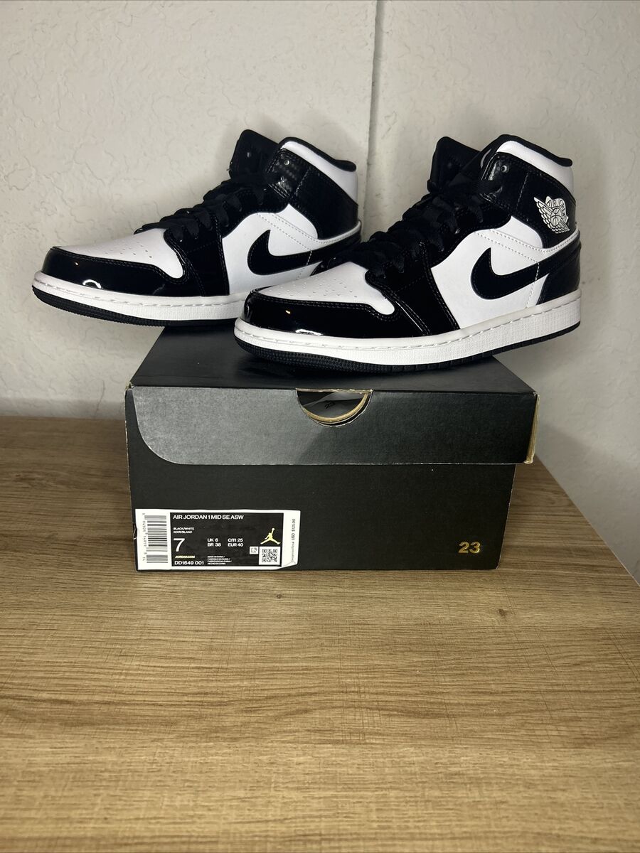 Size 7M - Jordan 1 Mid Carbon Fiber Black/White All Star Size 7M - Jordan 1 Mid Carbon Fiber Black/White All Star