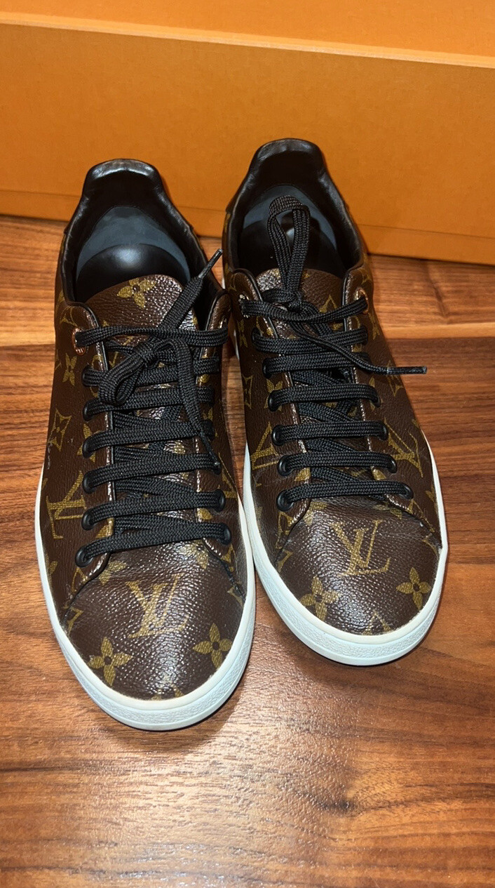 Louis Vuitton Frontrow sneaker Black Leather ref.106407 - Joli Closet