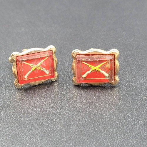 Crossed Rifle Long Gun Cufflinks Gold tone Red Resin Rectangle 3/4