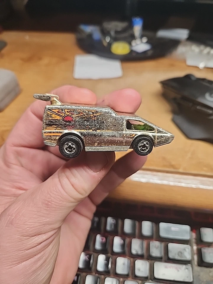Vintage Spoiler Sport Van 1976 Hot Wheels Gold Black Walls Hong Kong - Image 2 of 4