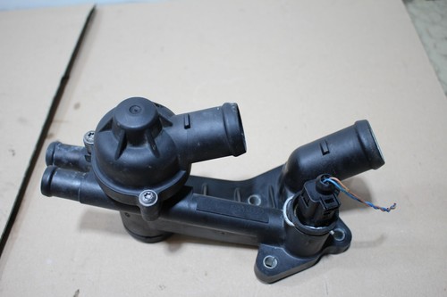 VW Polo 9N 1,2L. 16V. Thermostat Gehäuse 03C121111B