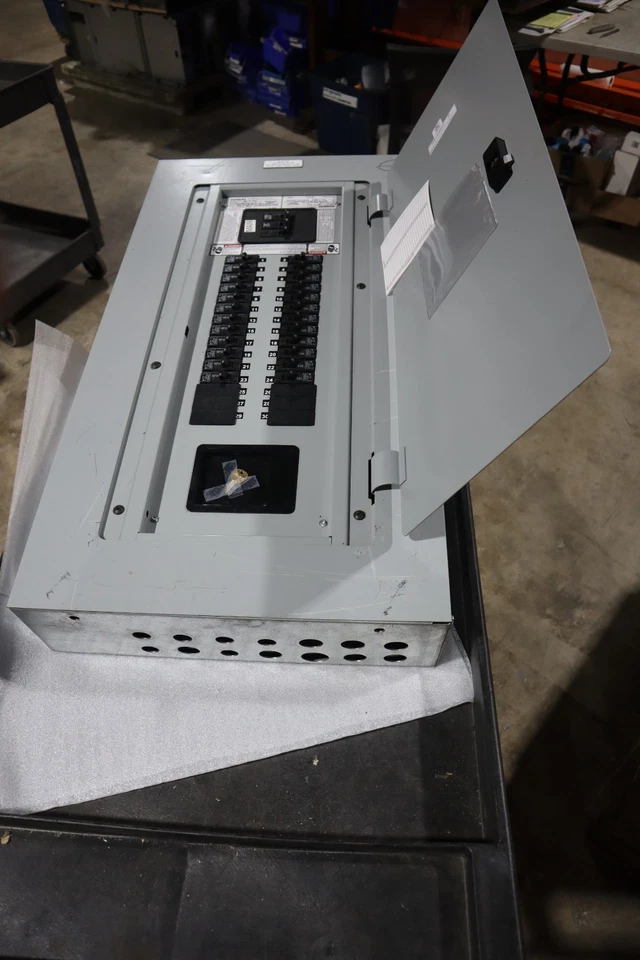 SIEMENS P1 250A 208Y/120V P1C30BL100ATST CULATA VASO PRINCIPAL HS47 Foto 4 de 4