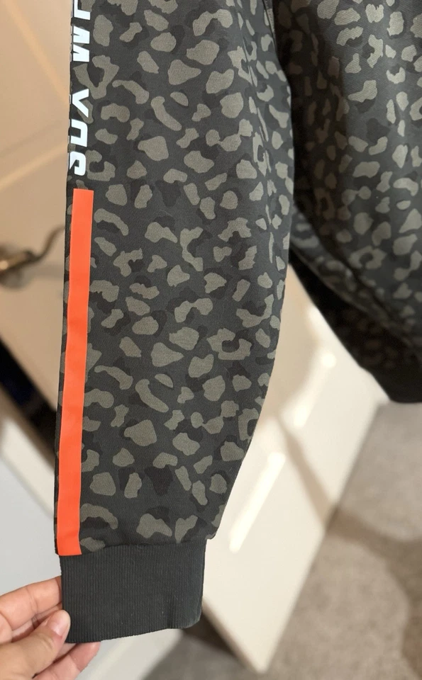 Sudadera blanca Fox Boutique SDX WFA de gran tamaño con estampado de animales camuflada para mujer pequeña Foto 3 de 4