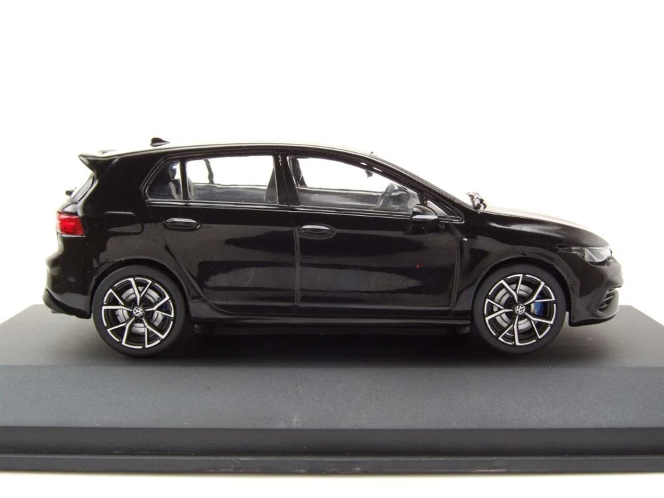 VW Golf 8 R 2022 Nero Modellino 1:43 Solido - Immagine 4 di 4