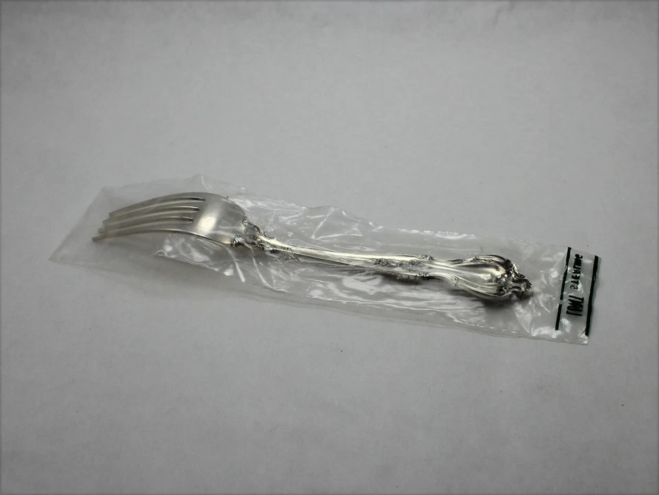 Horquilla de plata esterlina Lunt Delacourt - 7 1/2" - nueva en paquete Foto 2 de 3