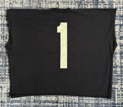 Kanye West Vultures One Box 1 T Shirt L/XL 3 Black Authentic Kanye West Vultures One Box 1 T Shirt L/XL 3 Black Authentic