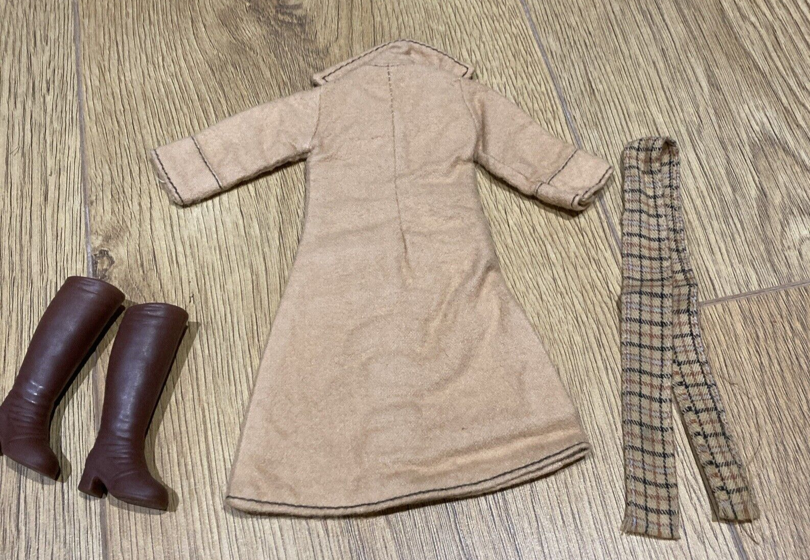 Vintage Sindy Doll Clothes 1980s Autumn Leaves 44337 Coat,  Scarf, Boots Set 2
