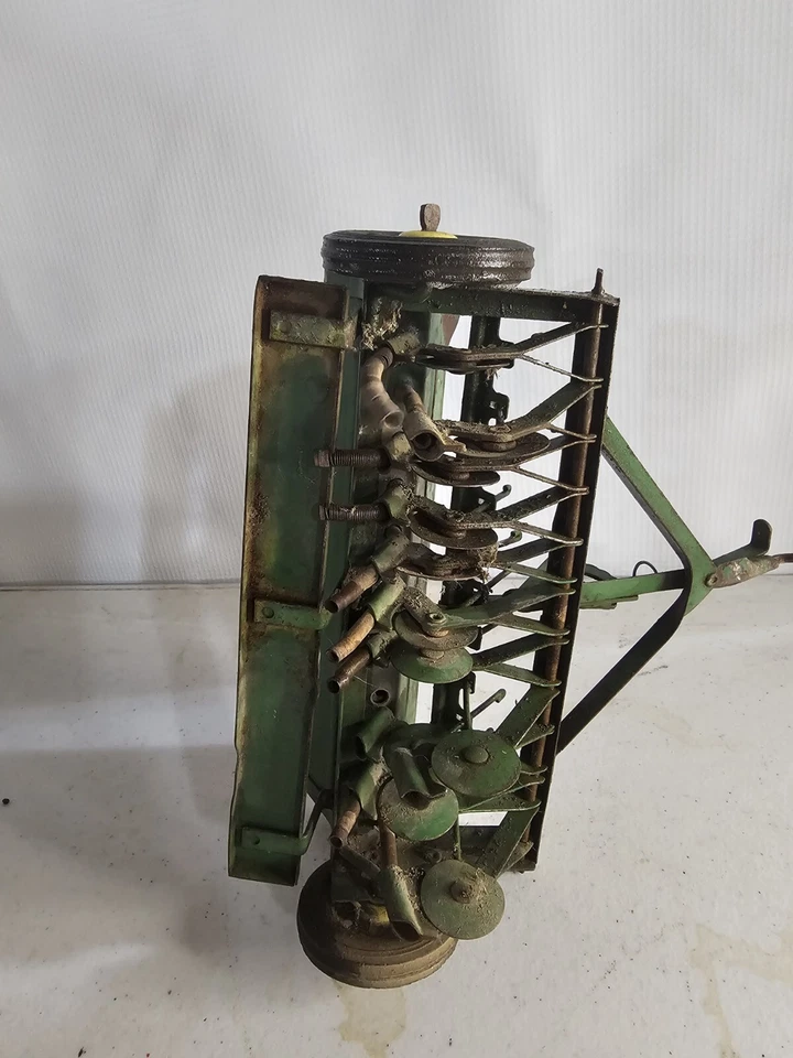 1950s Ertl Eska John Deere Grain Drill Seeder Asis - Image 4 of 4