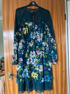 Myleene Klass pretty floral and lace dress size UK