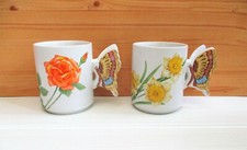 2 Mugs vintage motif floral rose et jonquille avec anses PAPILLON / Butterfly