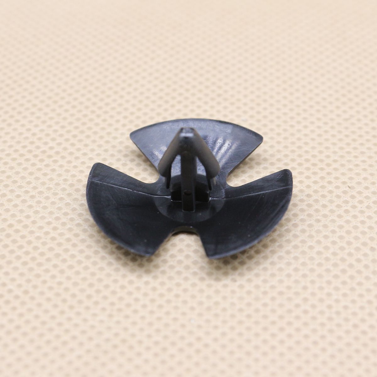10Pcs Hood Insulation Retainer Clips Fastener Rivet For Chrysler