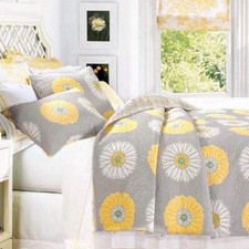 Finely Stitched Miss Daisy Yellow and White Floral Quilt Set - Elegant Gray
