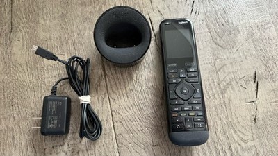 ** Logitech Harmony Elite Universal Remote w/ Charging Cradle - Great Condition!