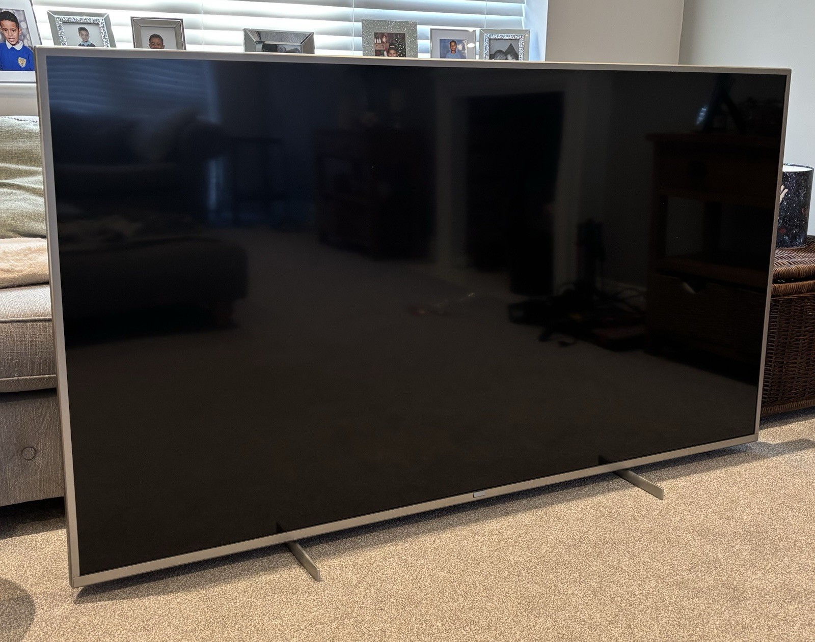 70 Inch Phillips Smart Tv With Remote