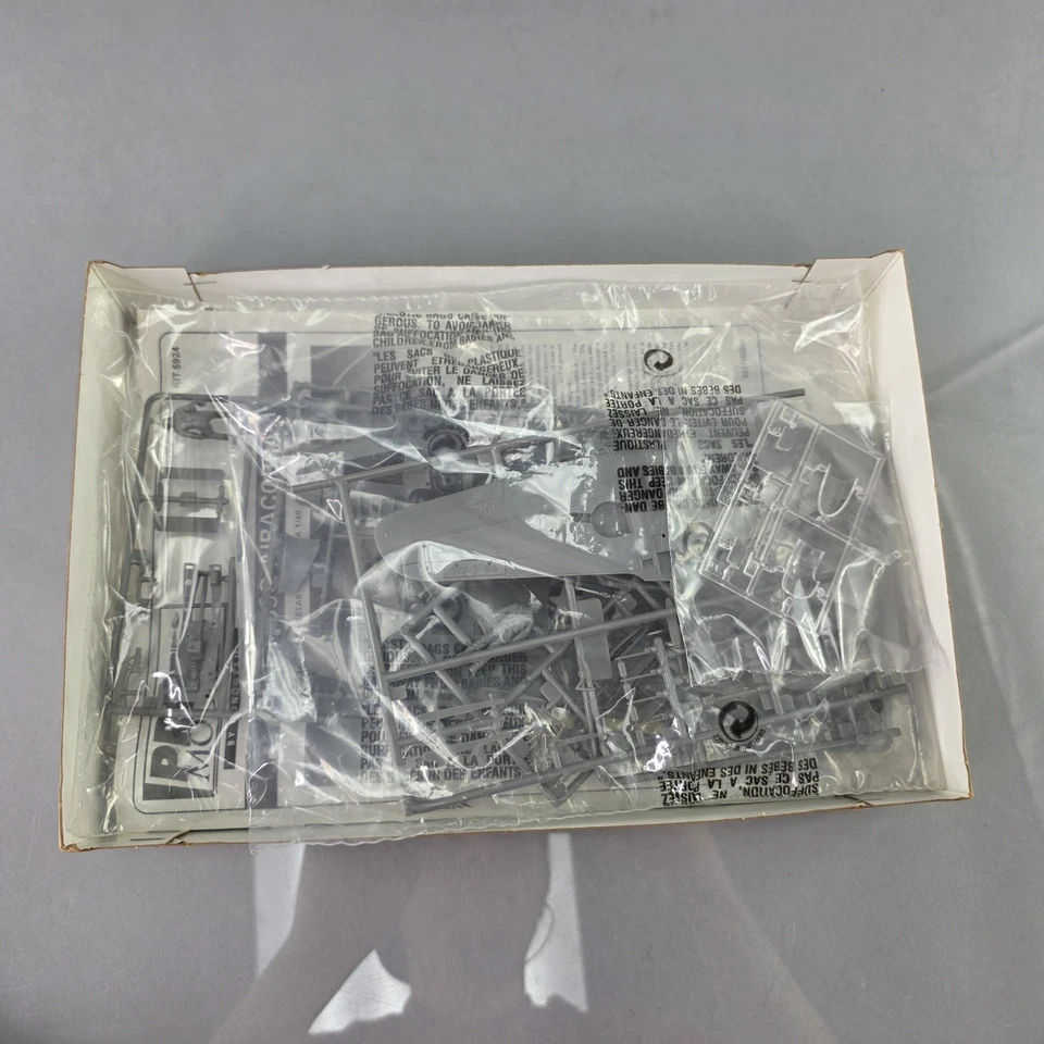 Pro Modeler P-39Q Airacobra Fighter 1:48 Scale Model Kit 5924 OPEN SEALED BAGS - Image 2 of 4