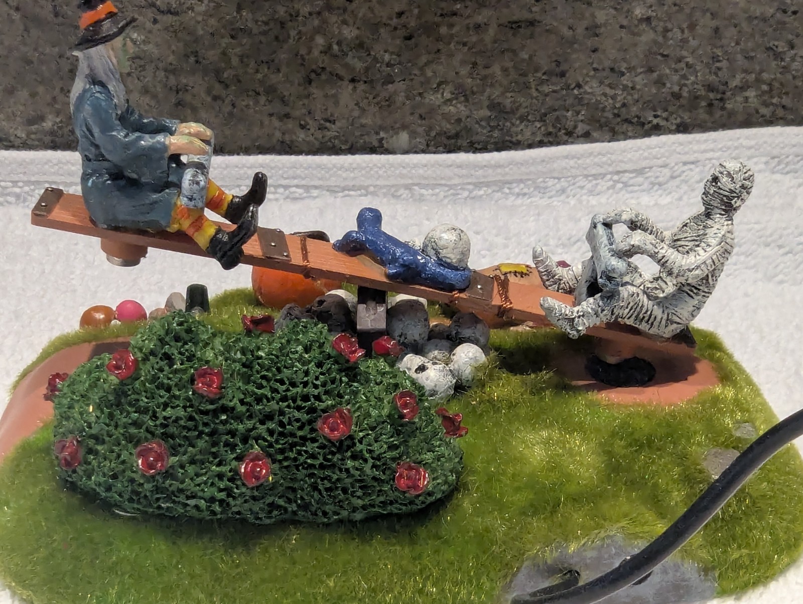 Lemax Spooky Town See-Saw Sensation 14322 Table Accent Halloween Village READ