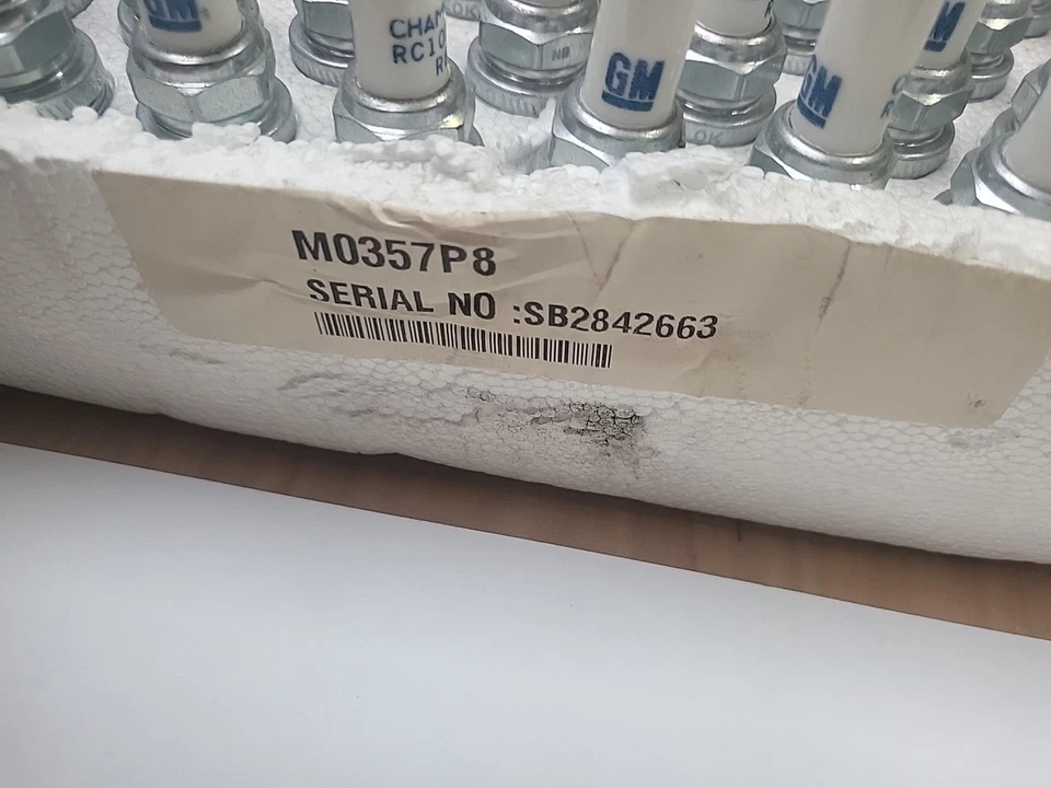 LOTE DE (99) CHAMPION 347 NÍQUEL SPARK PLUC RC10MCC R6 Foto 4 de 4