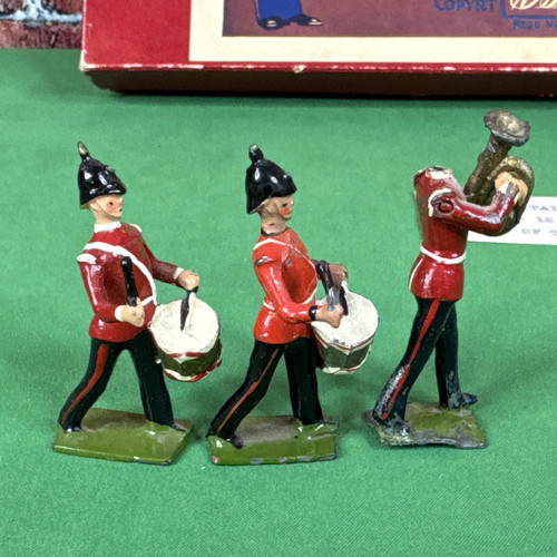 Britains Soldiers Set # 27 Line Infantry Band Review Order, Regiments of Nations - Picture 15 of 22