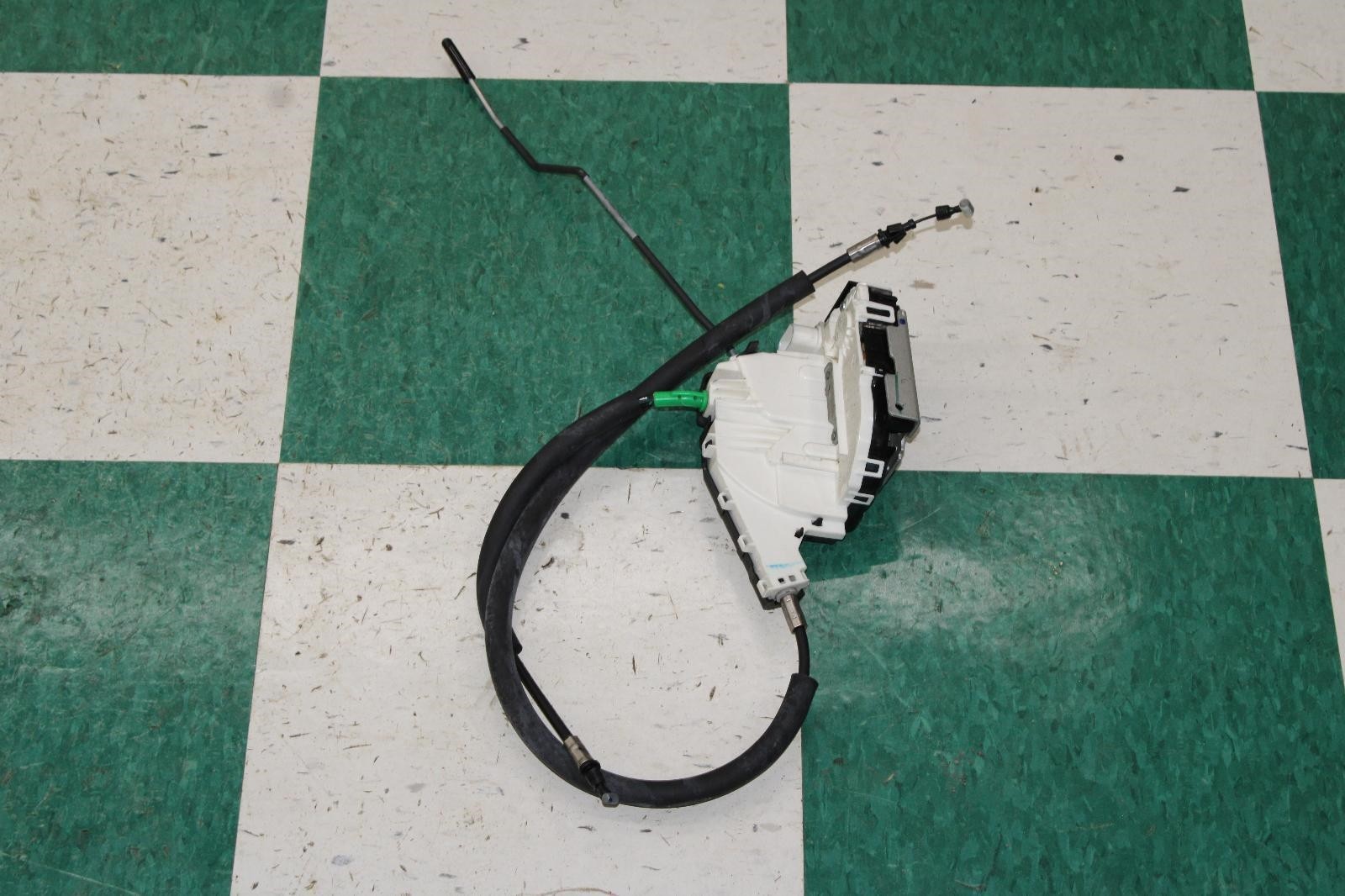 14-17 Ghibli Driver LH Left Rear Back Door Lock Latch Release Cable Assy OEM OE