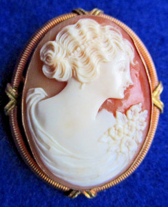 VICTORIAN CAMEO 10K Yellow Gold 1800's BROOCH Fine Carved Shell DETAILED