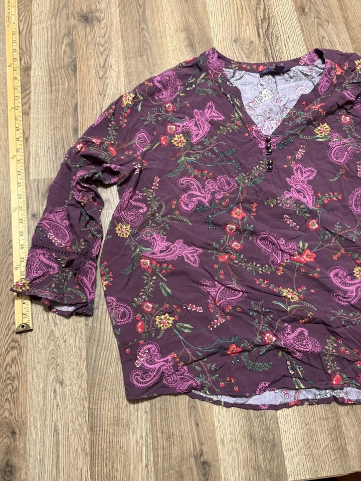 Camisa Gloria Vanderbilt, Mujer Talla Grande 3X, Rosa Púrpura, Floral Paisley Cuello en V Foto 3 de 4