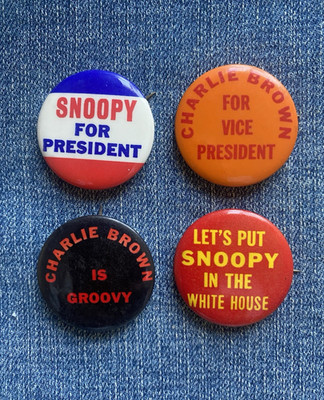 N.O.S .  '60's '' LETS PUT SNOOPY IN THE WHITE HOUSE '' 4  Button Collection