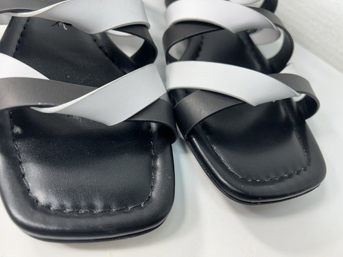AEROSOLES Ladies 8.5 Black & White Leather Sandals Flat Excellent - Picture 6 of 9