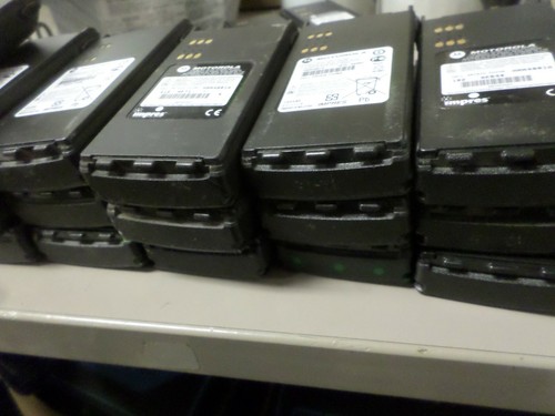 Lot of 28 Low Charge Capacity Motorola HNN4001A Batteries USED PARTS OR REPAIR - Picture 4 of 6