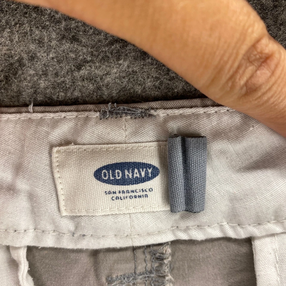 Pantalones Cortos Chinos Old Navy Mujer 6 Gris Tiro Medio Bolsillos Frontales Planos Recortados Regular Foto 3 de 4