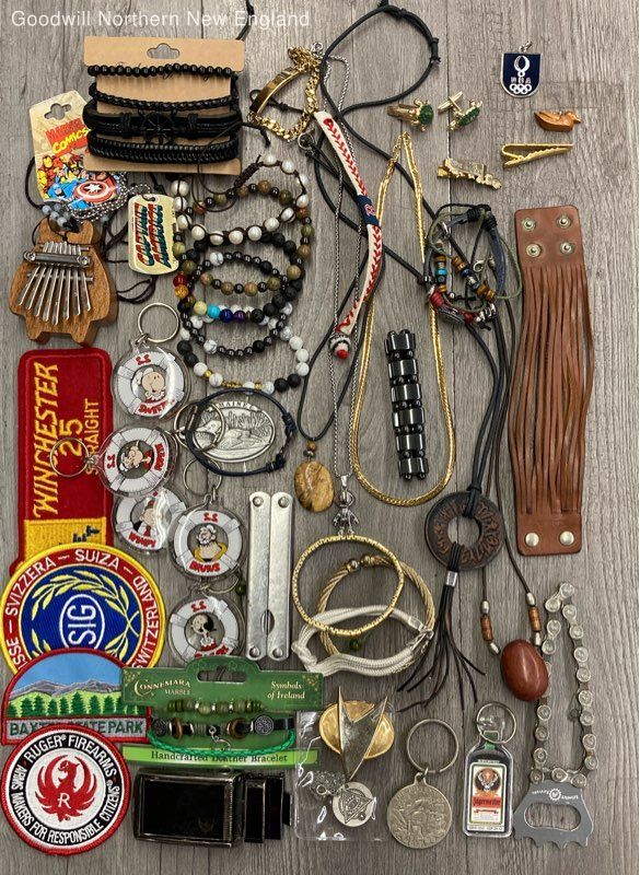 Mens Mixed Costume Jewelry And Accessories Lot w. Bracelets Keychains Necklaces
