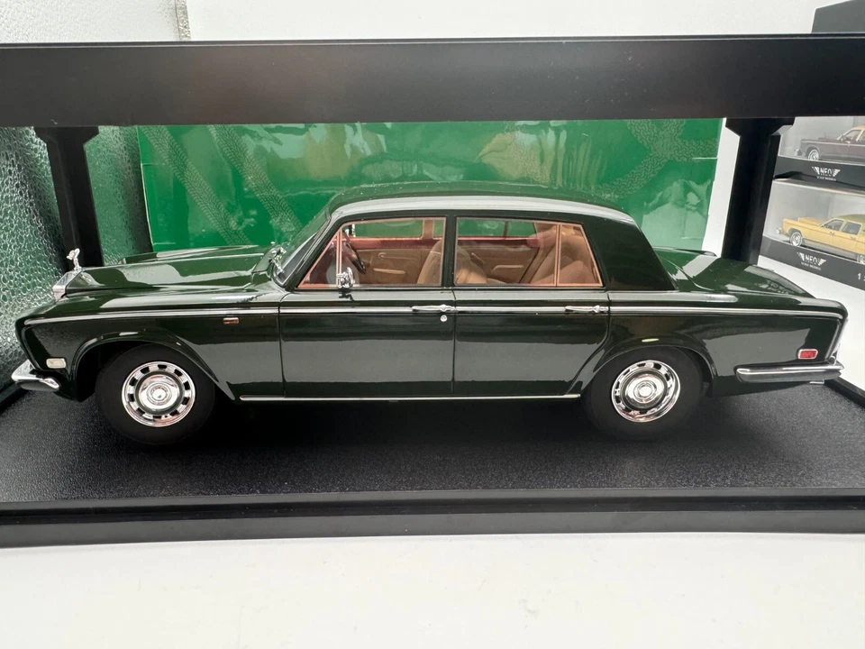 Cult 1/18 Rolls Royce Silver Shadow 1975 #B02 Green (Small scratches) - Image 2 of 4
