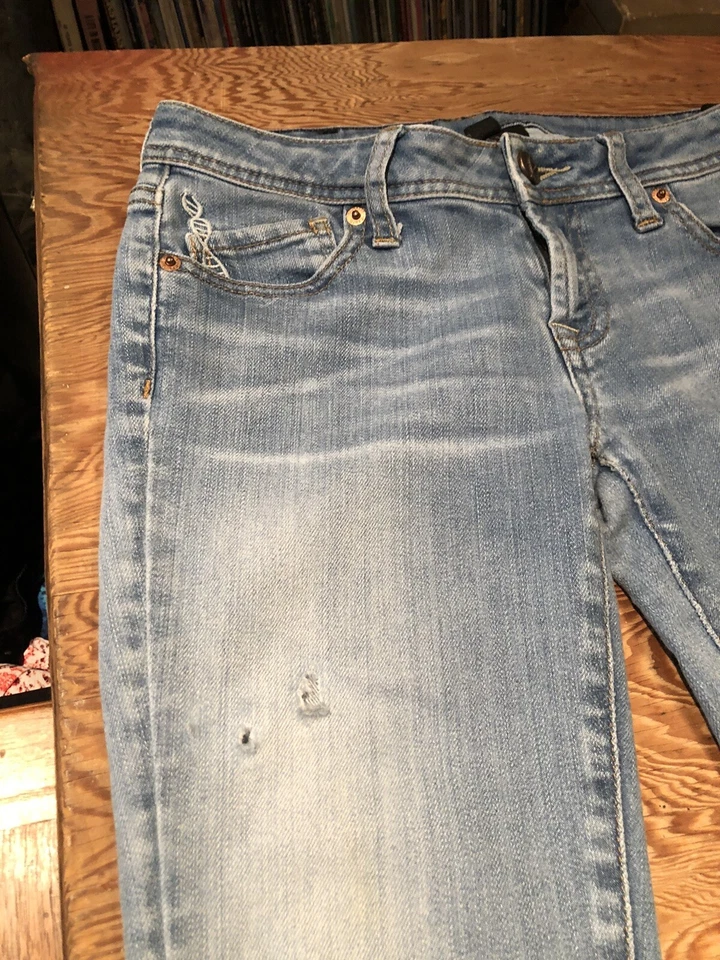 Jeans jeans Junior Genetic The Shane tamanho 25 estilo W1003-2N-010-IN - Imagem 4 de 4