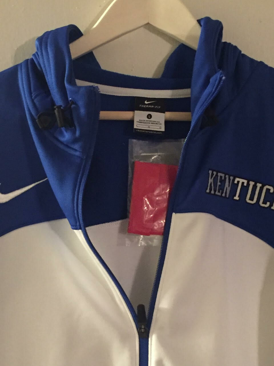 Rare Kentucky Wildcats Nike ThermaFit Basketball Team Issued Warm Ups