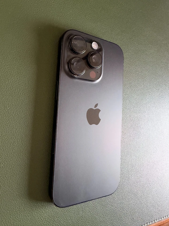 Apple iPhone 16 Pro · 128GB, photo 3 of 5