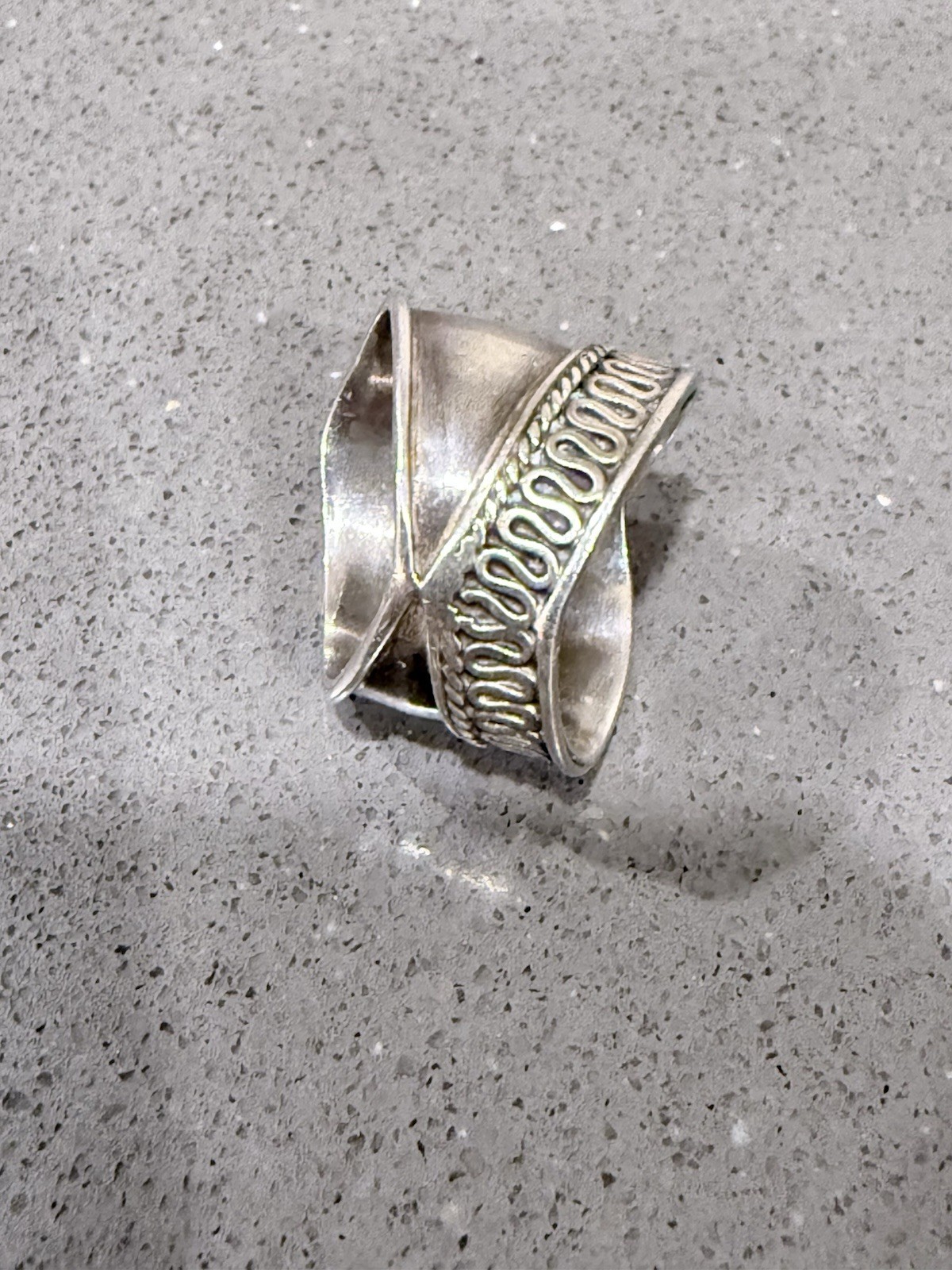 Unmarked Unknown Maker Wide Silver Ring Size 8 We… - image 6