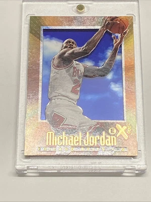 1996-97 SKYBOX EX-2000 GOLD HOLO MICHAEL JORDAN #9 E-X 2000 - Vintage RARE $ - Bild 1 von 4