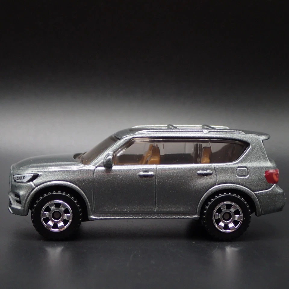 2018-2023 INFINITI QX80 SUV 1:64 Scala da Collezione Diorama Modellino Auto - Immagine 2 di 4