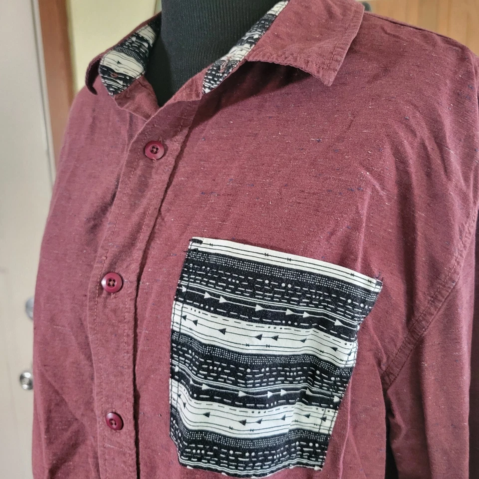 Camisa On The Byas Dk Roja Abotonada Southwestern Geométrica Manga Larga Talla Lg Foto 3 de 4