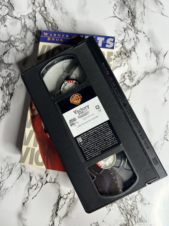 Victory Sylvester Stallone Pele Michael Caine John Huston 1981 VHS Tape Slipcove Foto 3 de 3