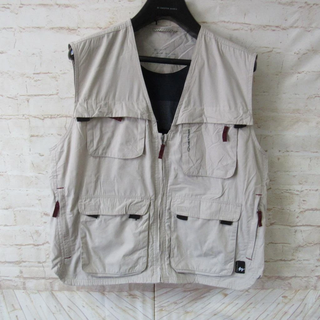 MENS QUECHUA HUNTING/FISHING JACKET CHEST SIZE 44/46 UK SIZE L REF (NC08250)