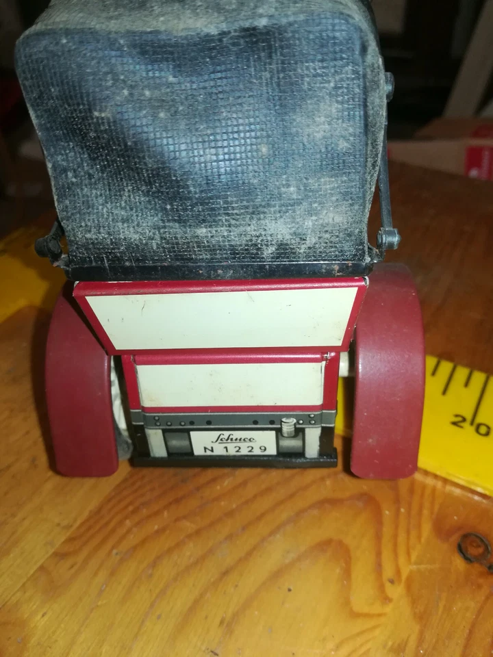 auto in latta giocattolo Schuco MERCEDES  numero 1229 - Immagine 4 di 4