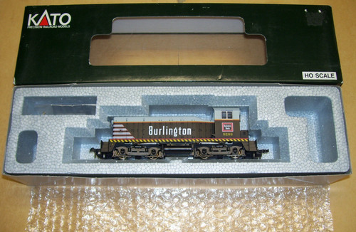 Locomotora diésel Kato HO Burlington Route EMD NW2 CB&Q #9208, LN en caja 37-10F | Condition: Used