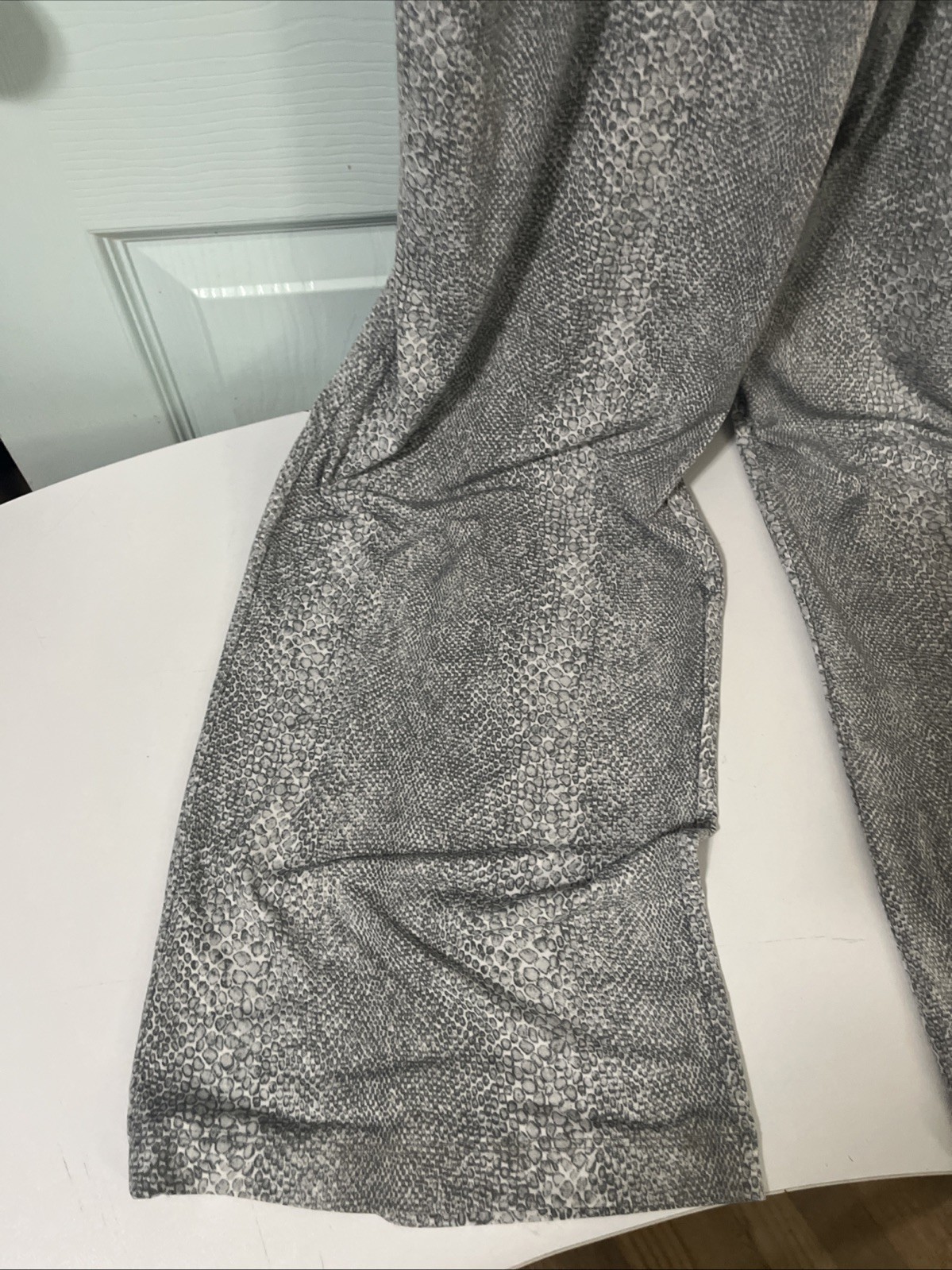 Calvin Klein Women’s Jumpsuit Gray/Silver Pebble Print Sleeveless Sz. 8  thumbnail 7