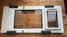Patio Pacific Vertical Window Cat Door Insert 28-31" Small Flap New Open Box