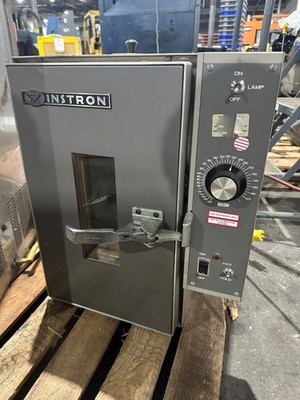 INSTRON 3111 ENVIRONMENTAL TEST CHAMBER