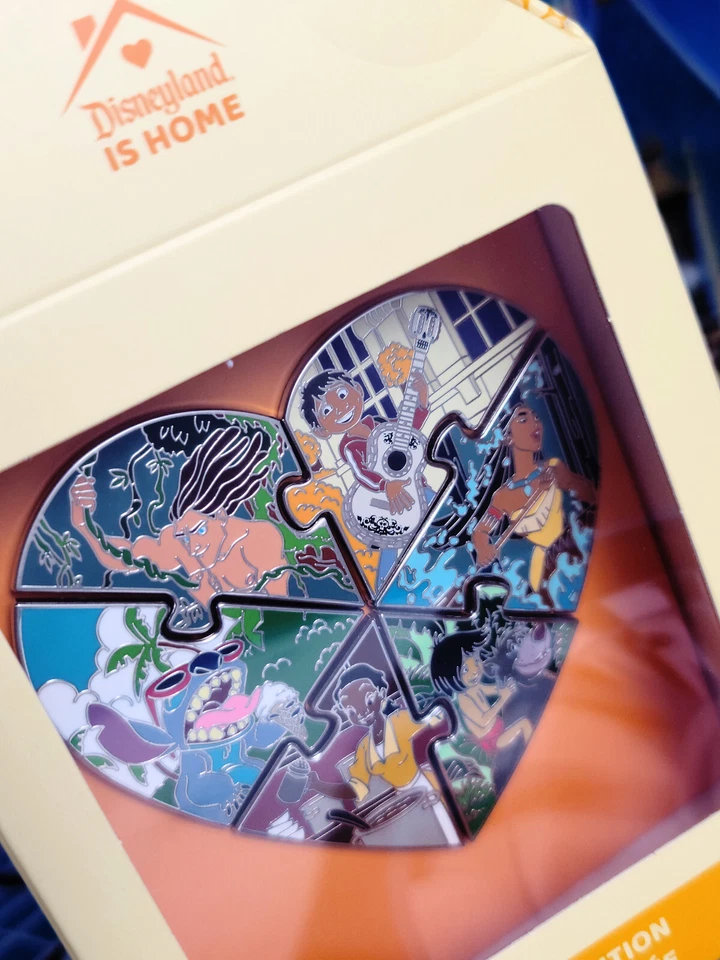 Disney Disneyland is Home "ME" Puzzle Juego de 6 Pines Puntada Tiana Tarzán Coco LE 500 Foto 2 de 2
